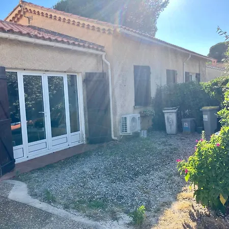 Maison Bord De *